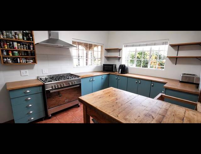 4 BEDROOM TOWNHOUSE FOR SALE IN SCOTTSVILLE
